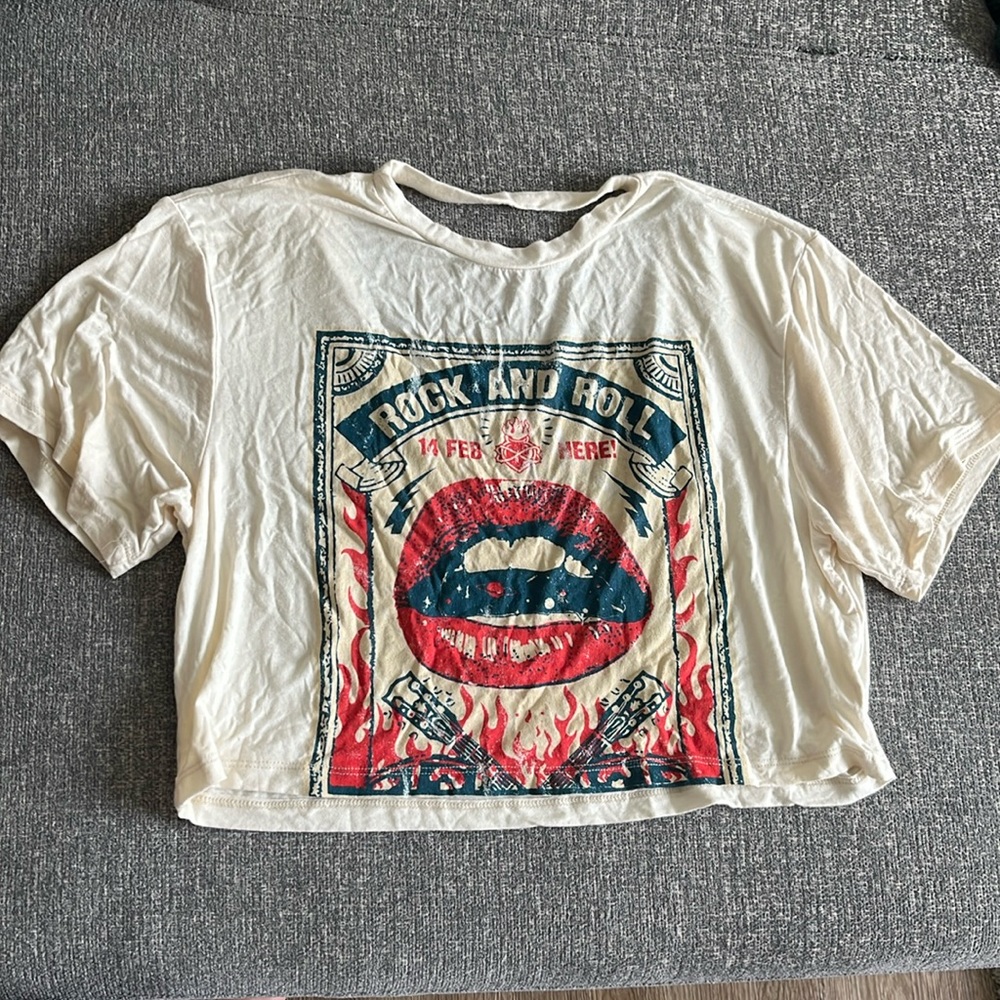 Crop top with back cut out